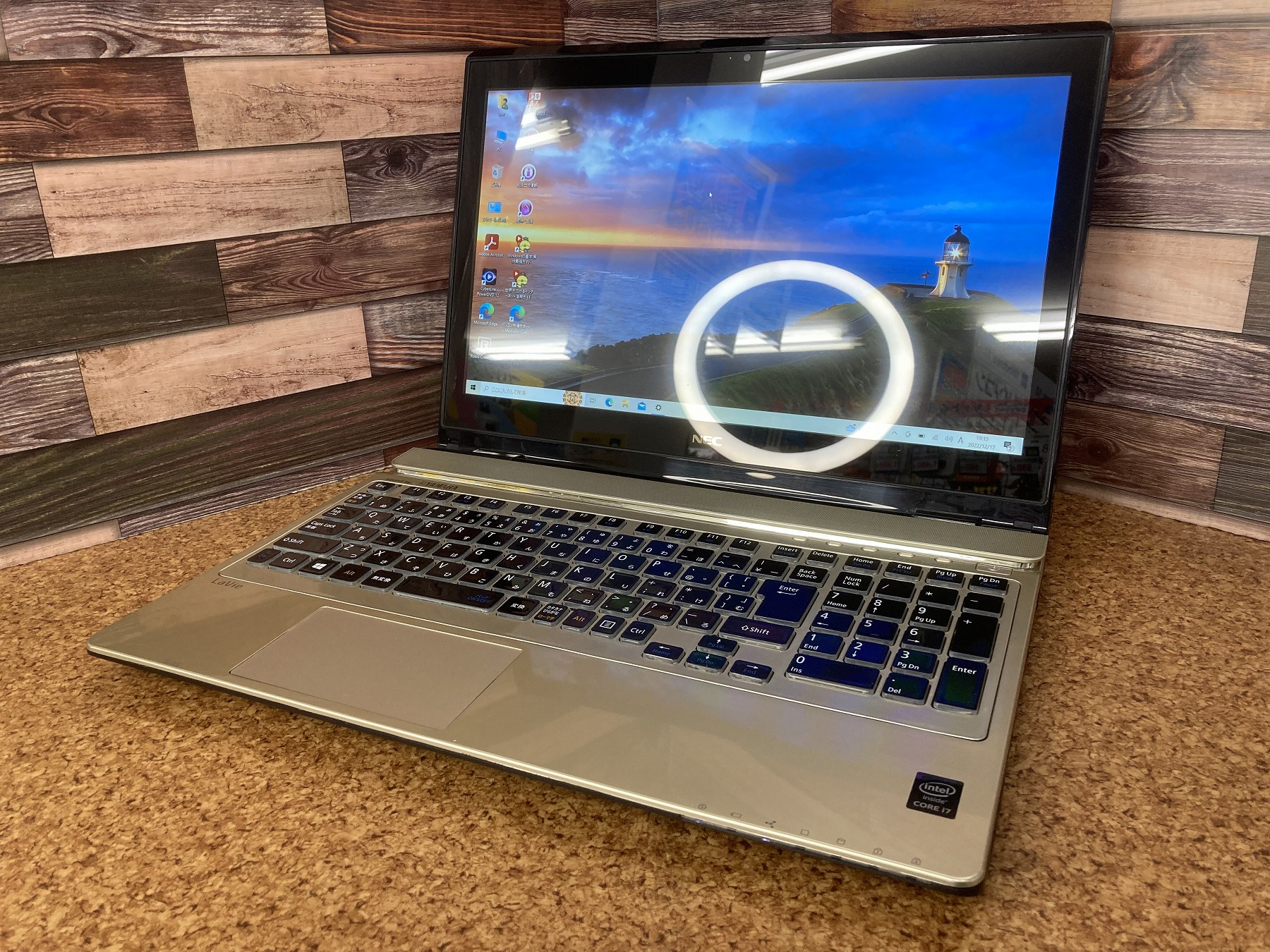 NEC LaVie NS750/A CPU：Core i7 5500U 2.1GHz / メモリ：8GB / SSD
