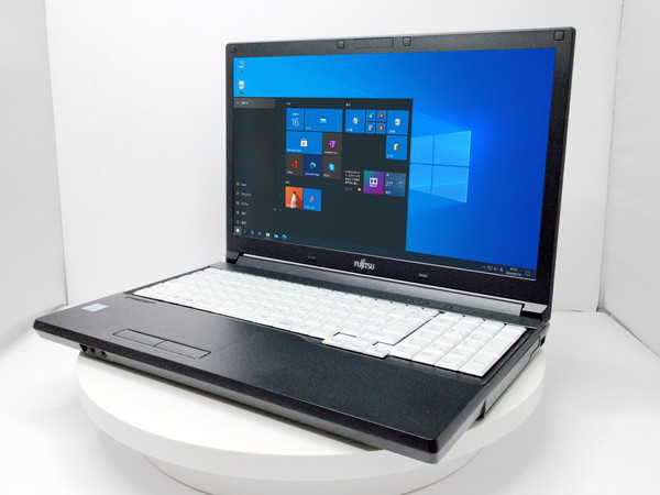 富士通 LIFEBOOK A576/PX CPU：Core i3 6100U 2.3GHz/メモリ：4GB/SSD