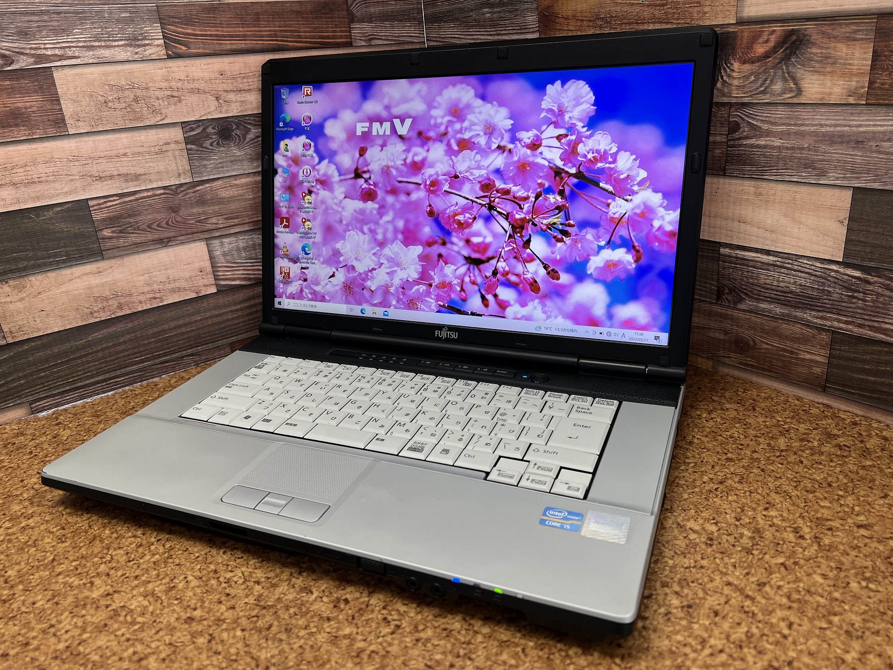 富士通　ノートパソコン　LIFEBOOK E741/D