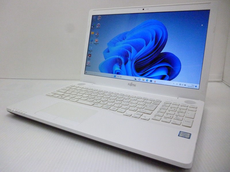 富士通 LIFEBOOK AH50/X CPU:Core-i7 6700HQ 2.60GHz/メモリ:8GB/SSD