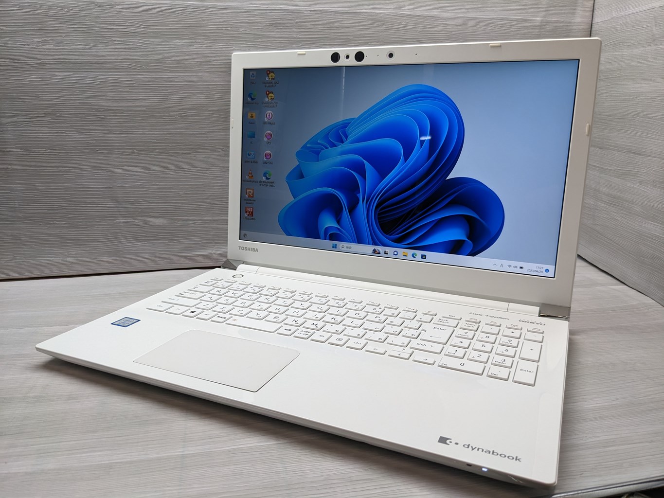 東芝 dynabook T75/GWP CPU：Core i7-8550/U 1.8GHzz / メモリ：8GB