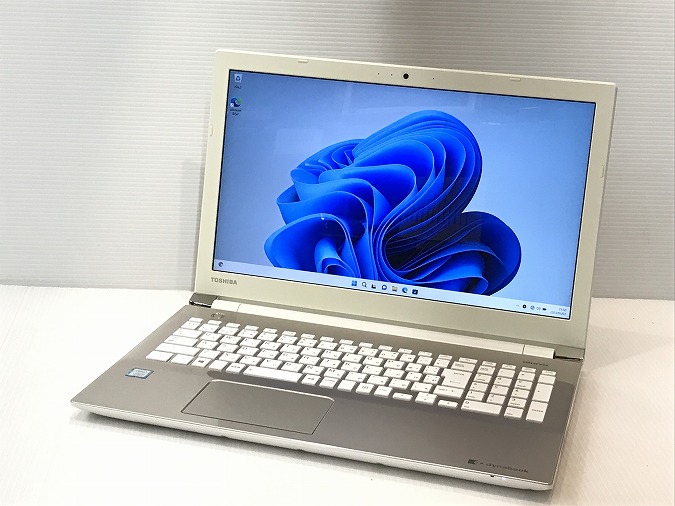 東芝 dynabook T45/GGSC(メモリ8GB,SSD,WEBカメラ、テンキー、Office