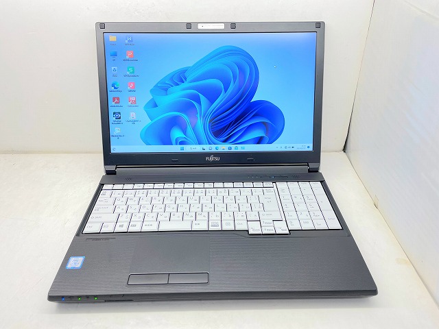 富士通 LIFEBOOK A577/S CPU：Core i5-7300U 2.6GHz / メモリ：8GB