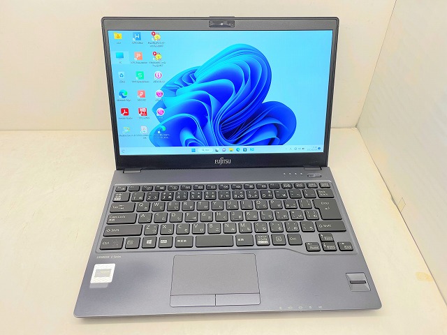 富士通 LIFEBOOK U938/S CPU：Core i5-8250U 1.6GHz / メモリ：8GB