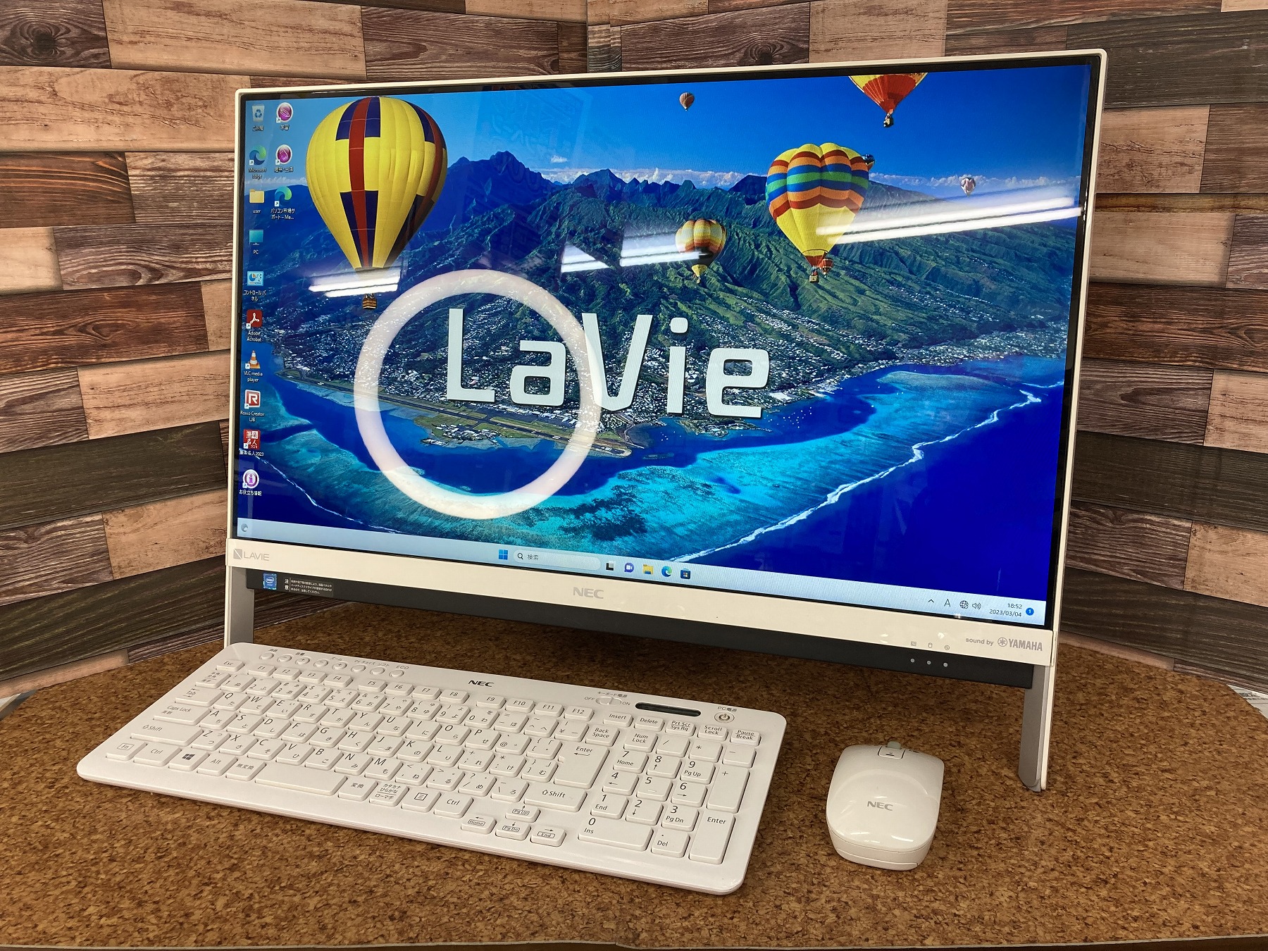 NEC LAVIE DA/G CPU：Celeron U 1.8GHz / メモリ：4GB / SSD