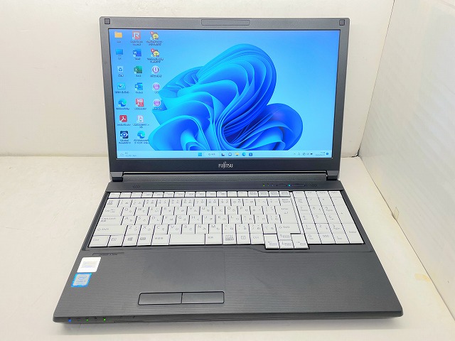 富士通 LIFEBOOK A579/A CPU：Core i5-8365U 1.6GHz / メモリ：8GB