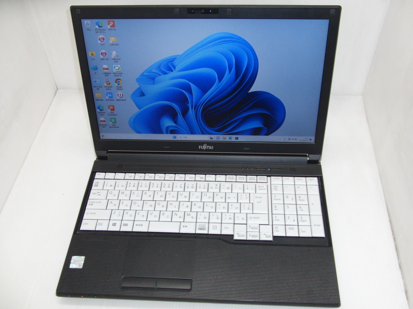 富士通 LIFEBOOK A577/R Win11Pro・SSDモデル 富士通 LIFEBOOK A577/R