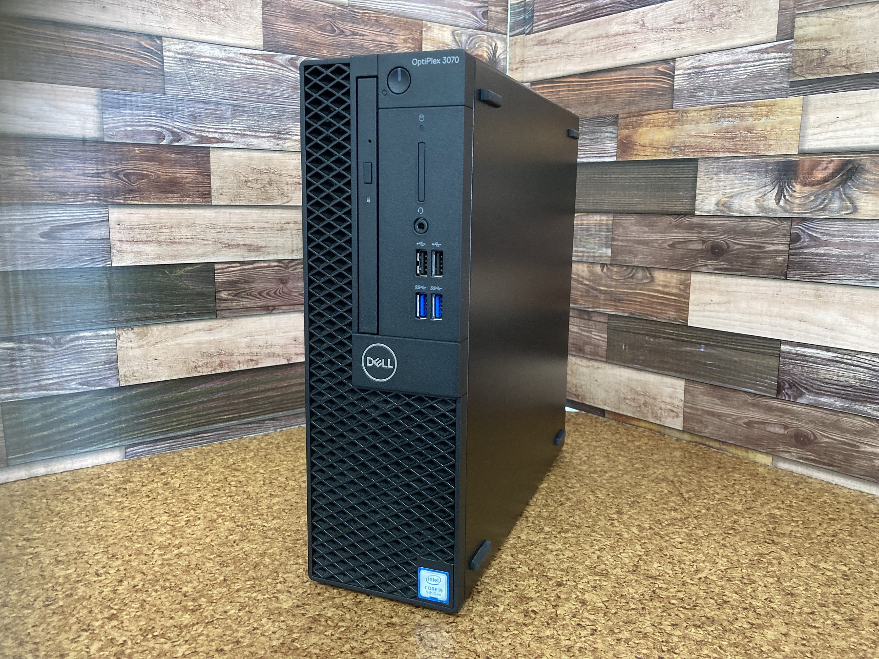 DELL OptiPlex 3070 SFF CPU：Core i5 9500 3GHz / メモリ：16GB / SSD