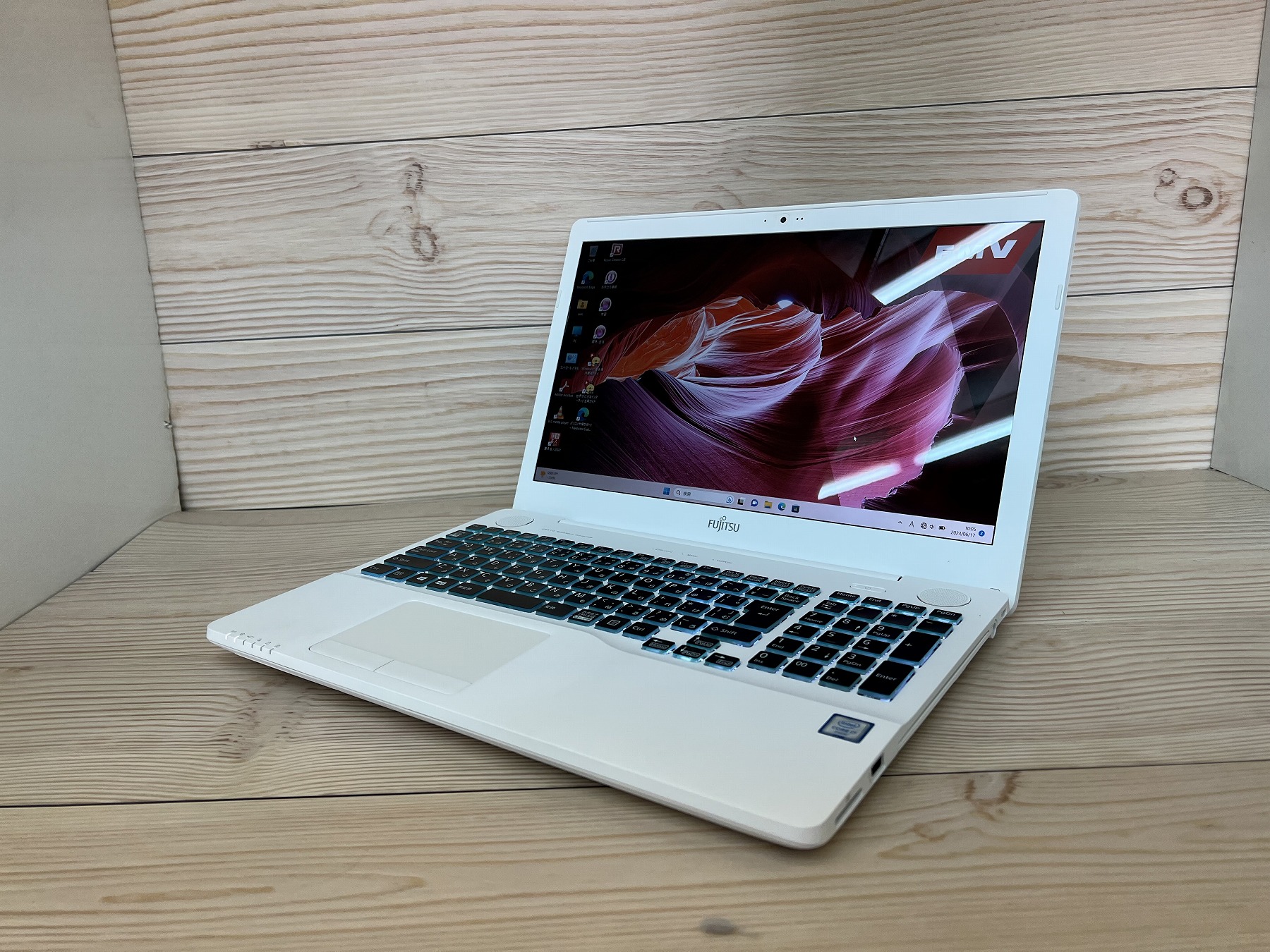 富士通 LIFEBOOK AH53/A3 CPU：Core i7 6700HQ 2.6GHz / メモリ：8GB