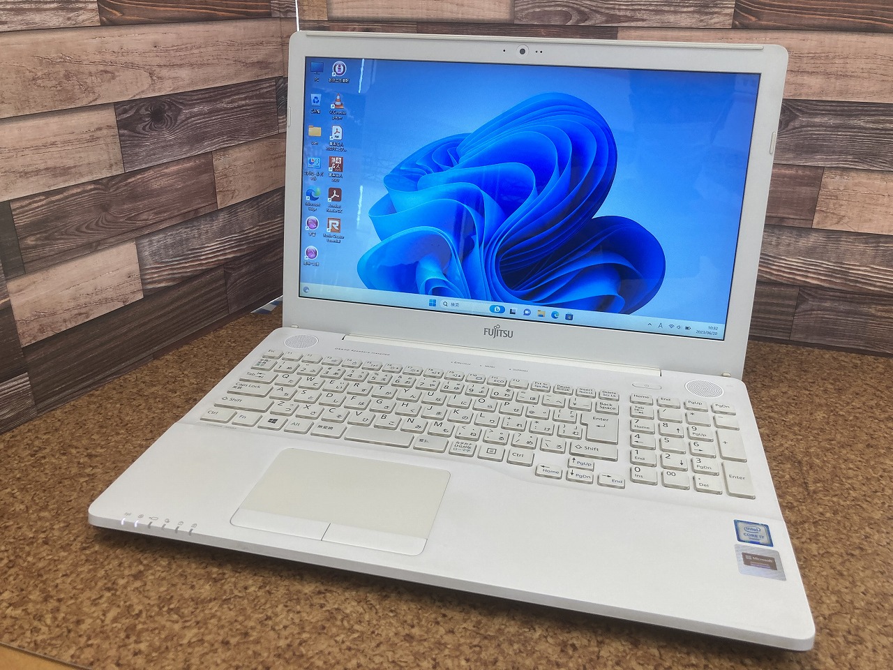 富士通LIFEBOOK AH50/X(Corei7,メモリ16GB,SSD240GB,WiFi,WEBカメラ