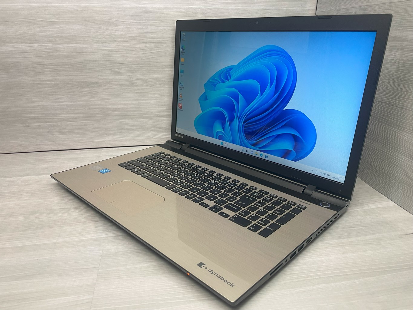 dynabook BX67/VG PTX6VGP-SJB CPU:Intel Pentium 3825U 1.9GHz/メモリ