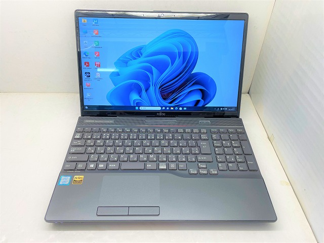 富士通 LIFEBOOK AH53/B3 CPU：Cor i7-8550U 1.8GHz / メモリ