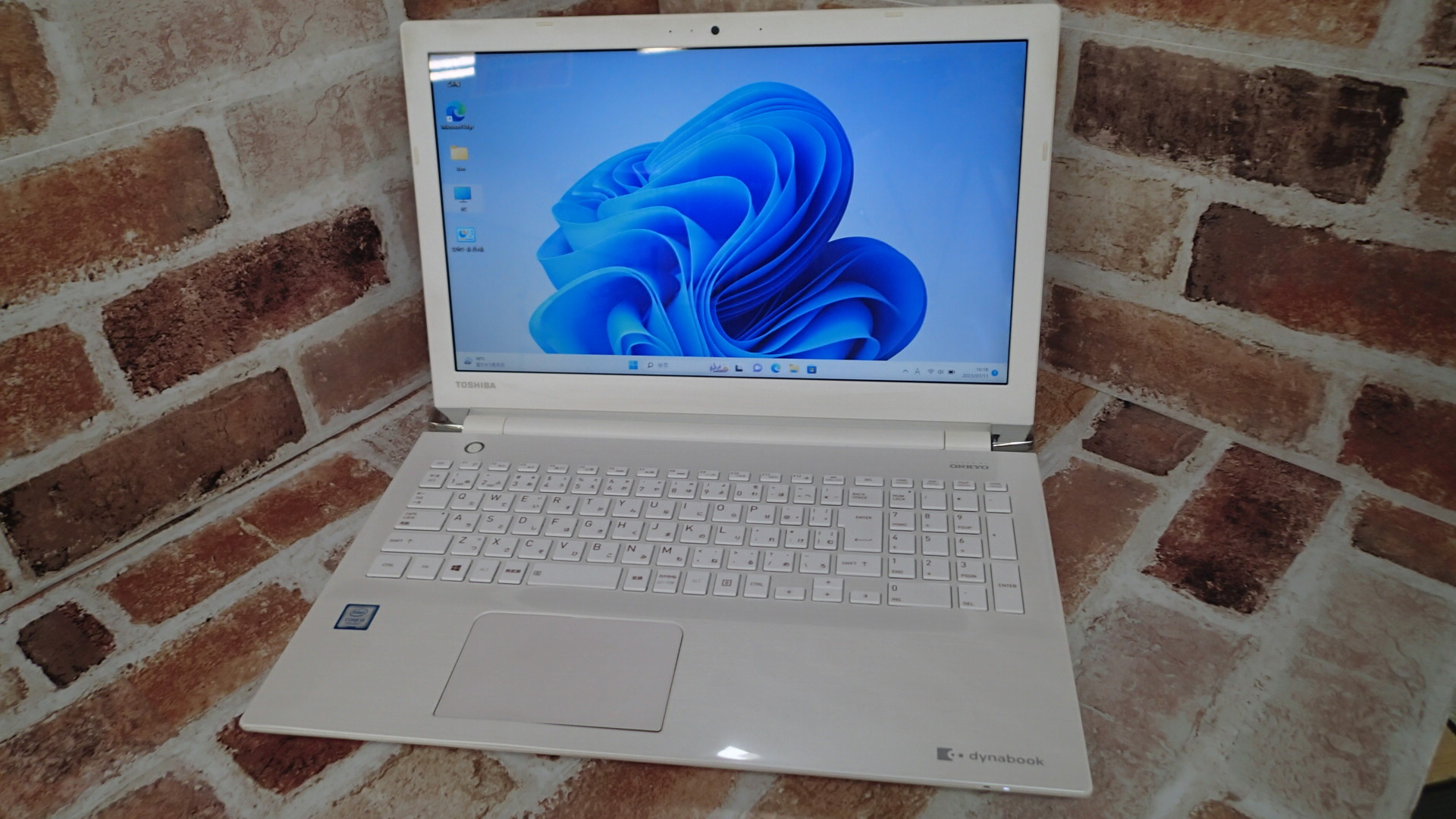 TOSHIBA dynabook EX/45CW CPU:Corei3-7100U@2.4GHz メモリ:8GB SSD ...