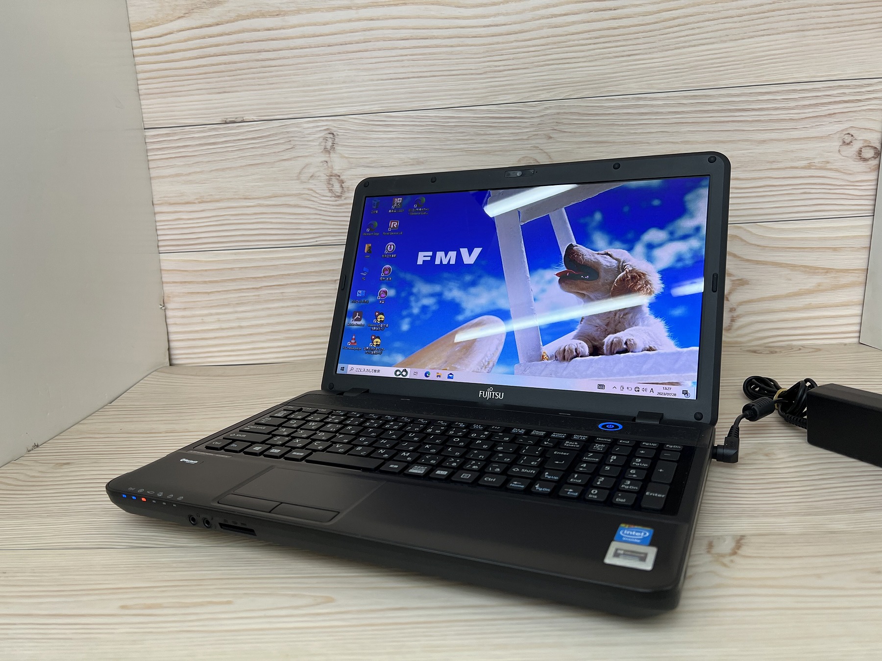 富士通 LIFEBOOK AH30/K CPU：Celeron 1005M 1.9GHz / メモリ：4GB