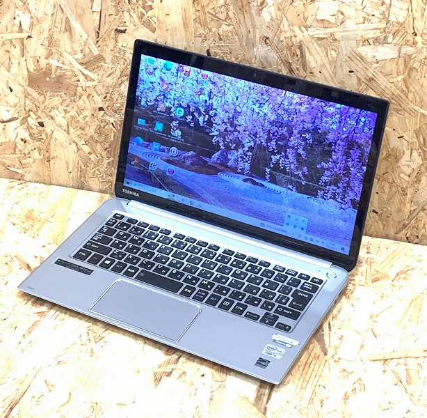 東芝 dynabook / タッチパネル 小型ノート 4GB 250GB