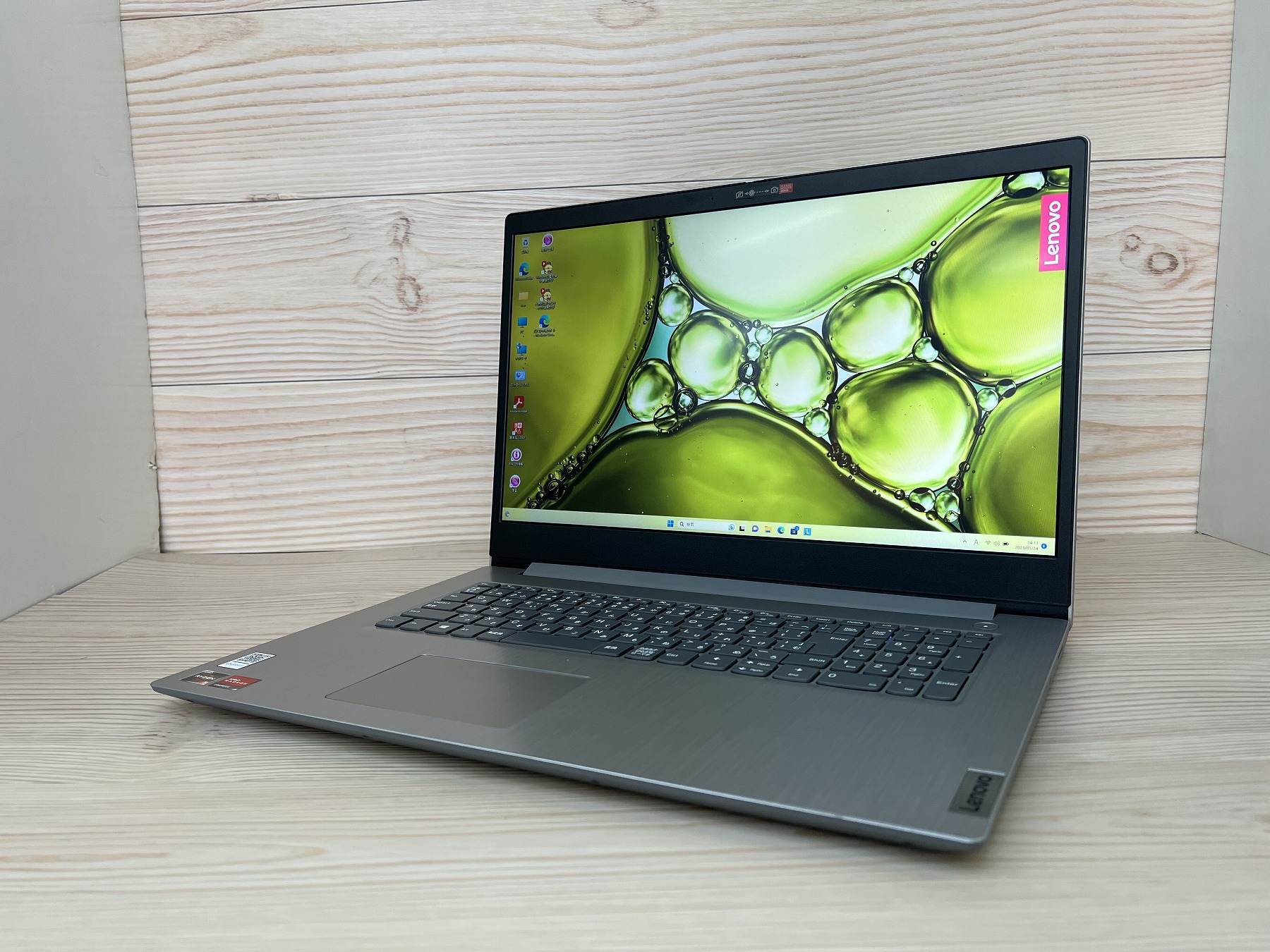 Lenovo ideaPad Slim 350 17 CPU：AMD Ryzen 3 3250U 2.6GHz / メモリ