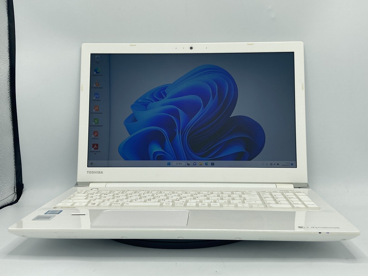 東芝 dynabook T75/CW (CPU： Core i7 7500U 2.7GHz/メモリ：8GB/SSD