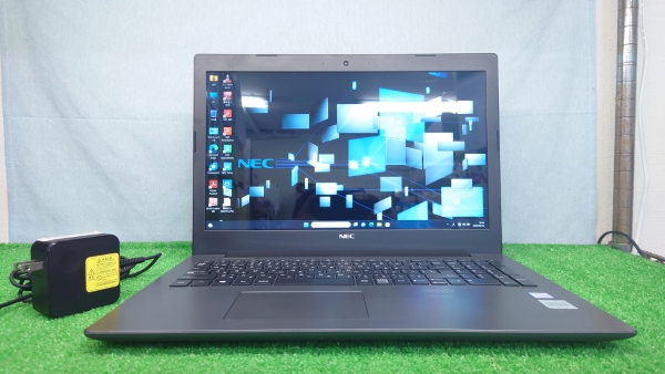 NEC LAVIE NS700/K CPU：Core i7-8550U 1.8GHz / メモリ：8GB / SSD