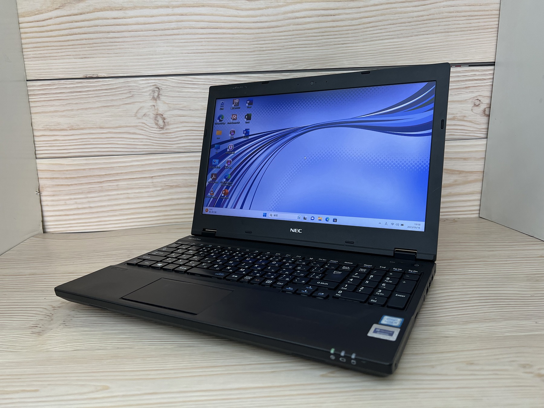 NEC VersaPro VK23TX-U CPU：Core i5 6200U 2.3GHz / メモリ：16GB