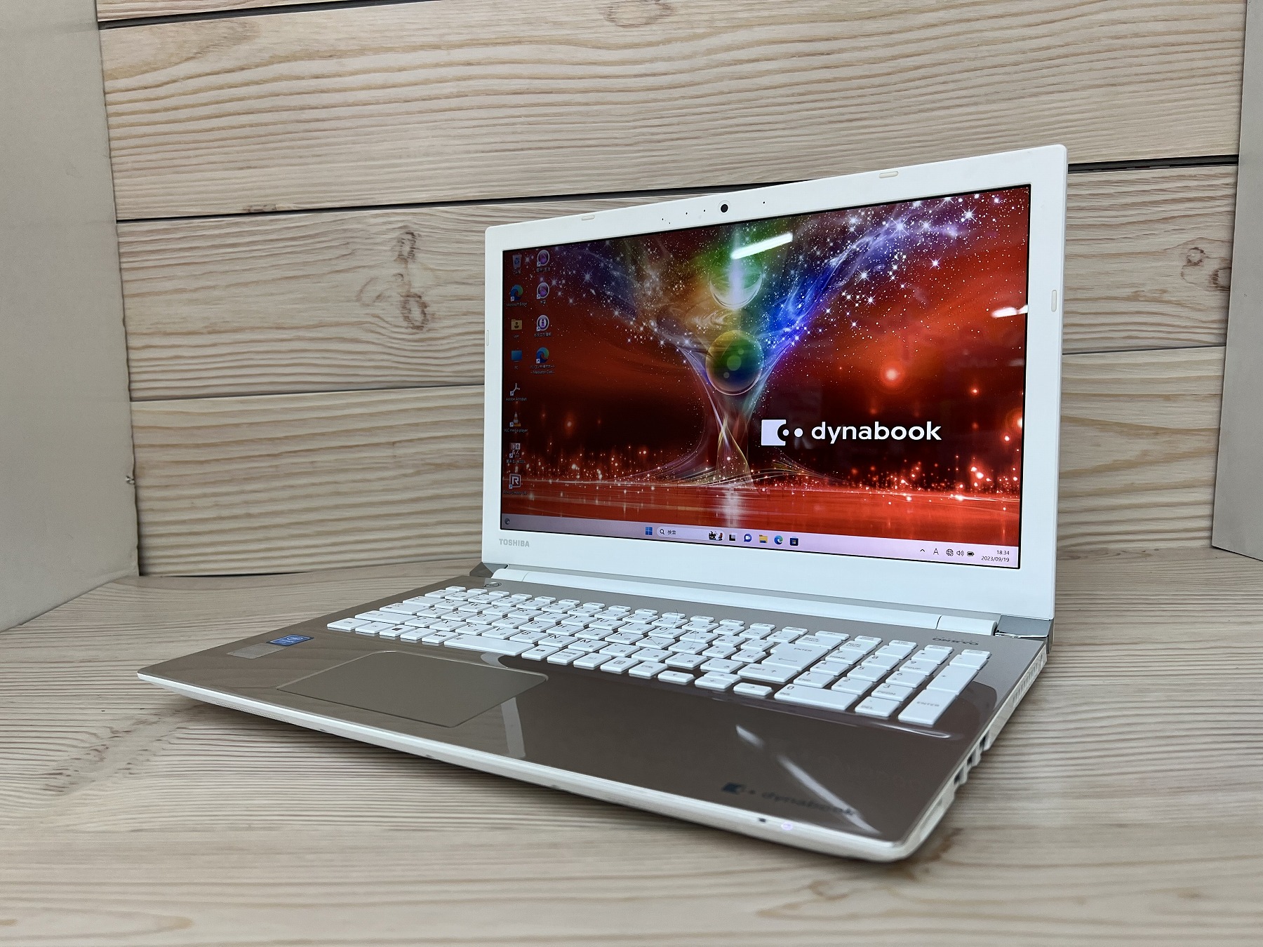 東芝 dynabook T45/DGS CPU：Celeron 3865U 1.8GHz / メモリ：8GB