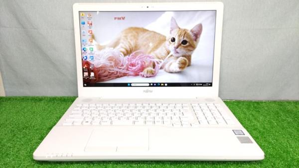 富士通 LIFEBOOK AH50/D2 CPU：Core i7-7700HQ 2.8GHz / メモリ：8GB