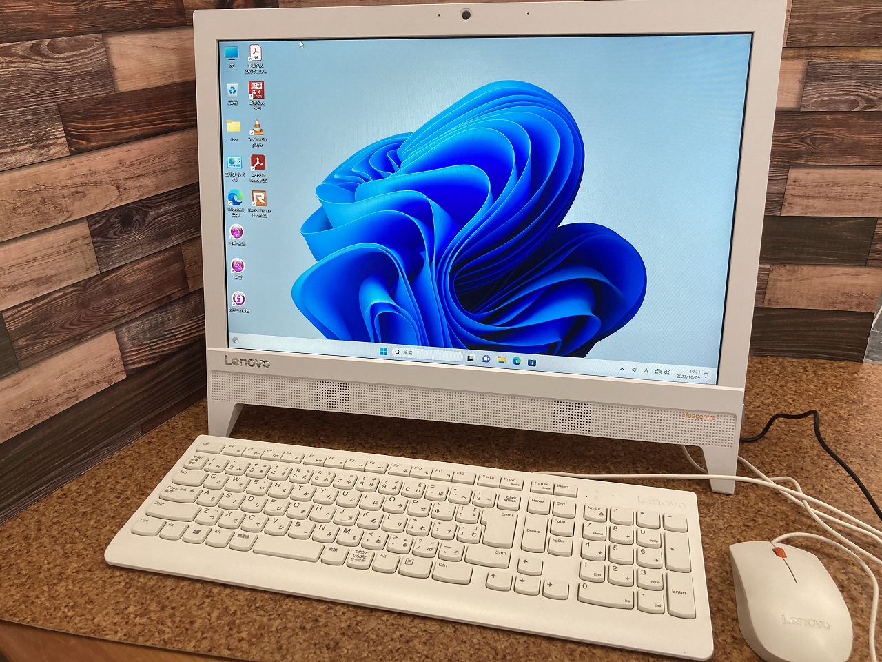 lenovo ideacentre AIO310-20IAP CPU: Celeron J3355 2.0GHz / メモリ