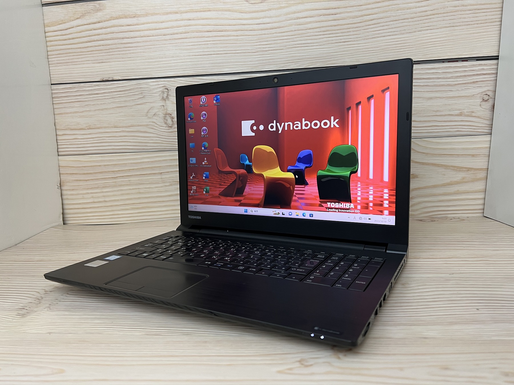 東芝 dynabook B65/G CPU：Core i3 6006U 2GHz / メモリ：8GB / SSD