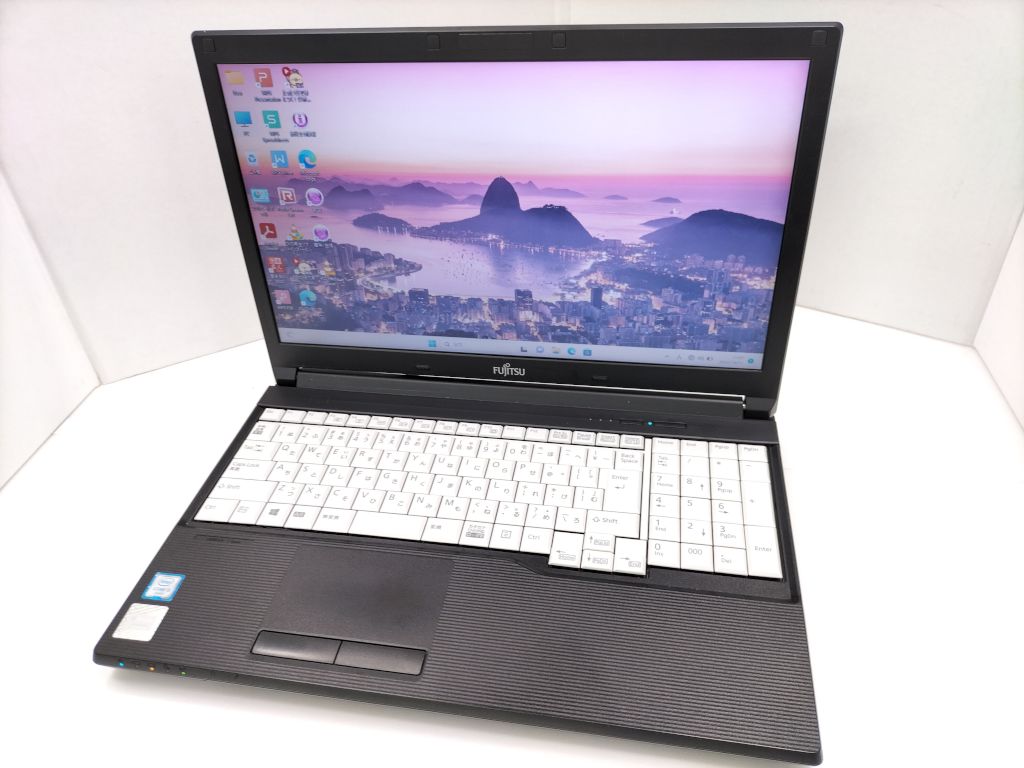 富士通 LIFEBOOK A576/PX CPU：Corei3-6100U / メモリ：4GB / SSD