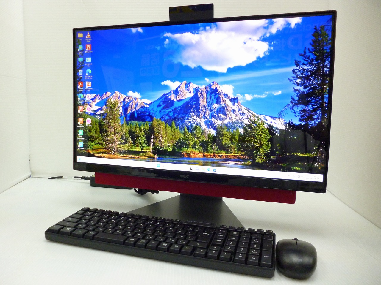 NEC LAVIE Desk PC-DA770KAR CPU：Core i7-8550U 1.8GHz/メモリ：8GB