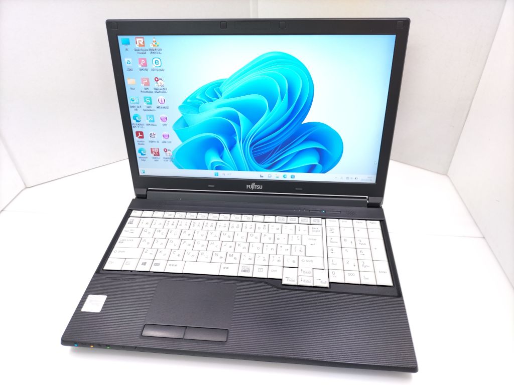 富士通 LIFEBOOK A576/PX CPU：Corei3-6100U / メモリ：8GB / SSD