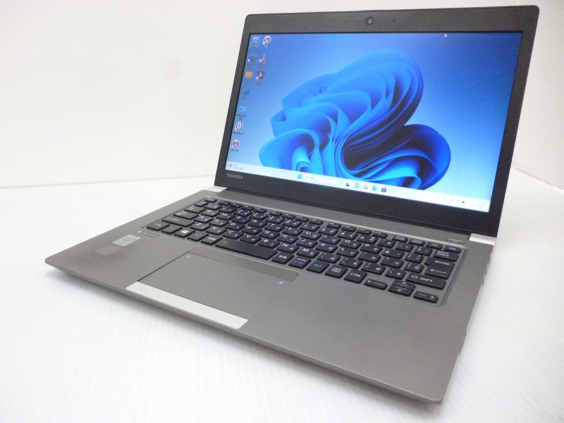 東芝 dynabook R63/P CPU:Core i5-5300U 2.3GHz/メモリ:8GB/SSD:256GB ...