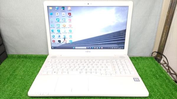 富士通 LIFEBOOK AH50/D1 CPU：Core i7-7700HQ 2.8GHz / メモリ：8GB