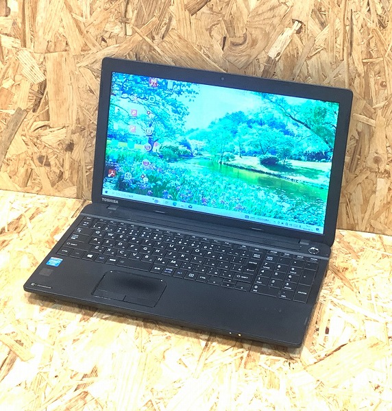 東芝 ノートPC 綺麗な白  dynabook Windows10