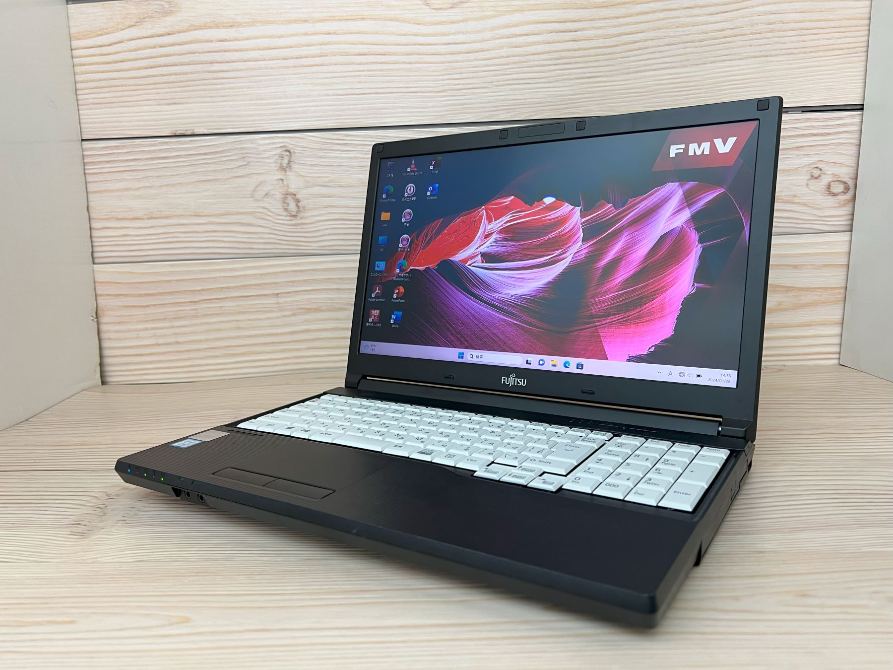 富士通LIFEBOOK A577/S i5-7200U/8GB/SSD256GB外観状態