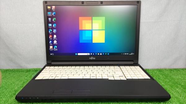 富士通 LIFEBOOK A576/N Microsoft Office 搭載モデル CPU：Core i5