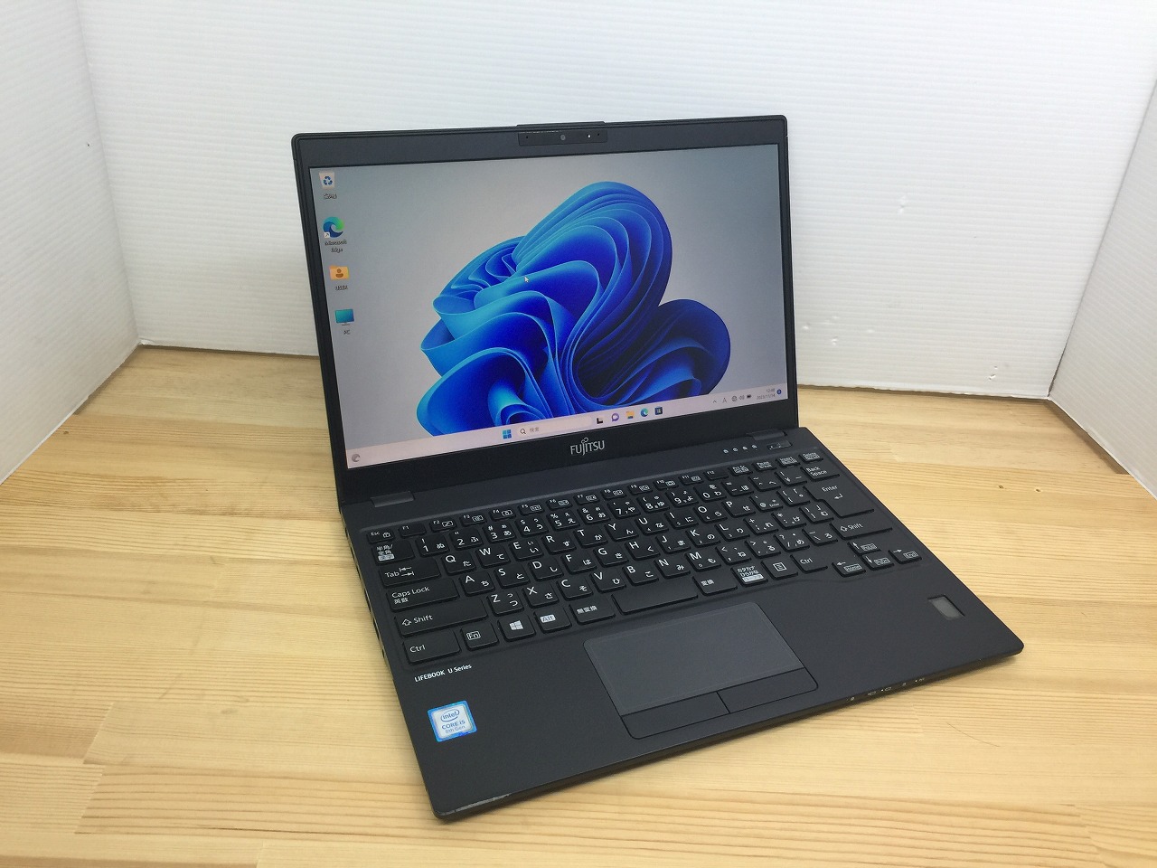 富士通 LIFEBOOK U939/B CPU：Core i5 8365U 1.6GHz / メモリ：8GB