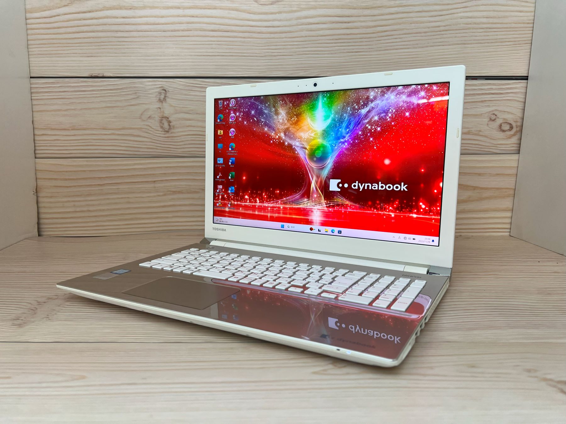 東芝 dynabook T65/CG CPU：Core i7 7500U 2.7GHz / メモリ：8GB