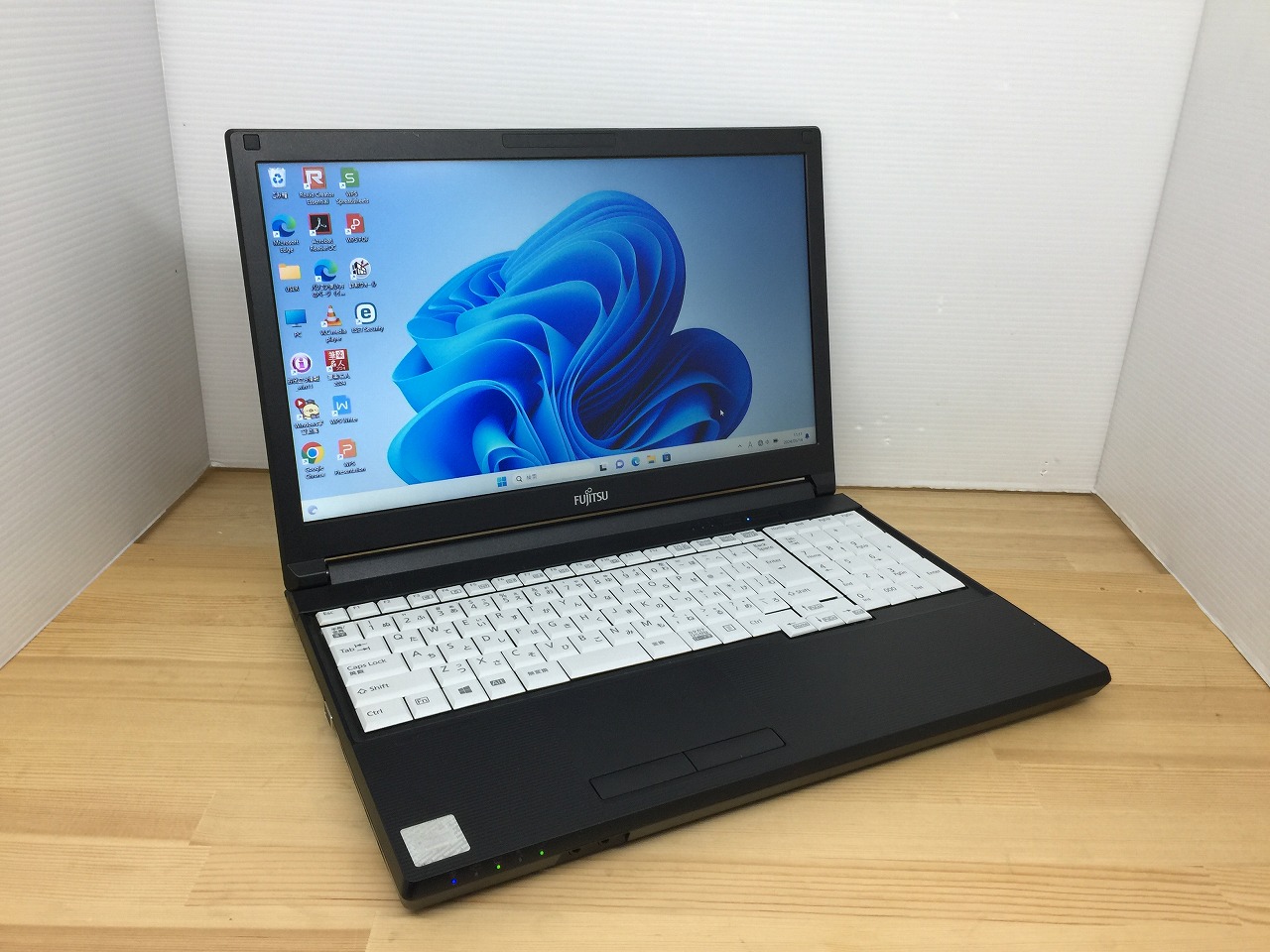完売御礼。i5 第八世代】富士通 Core i5 8265U 8GB SSD Office