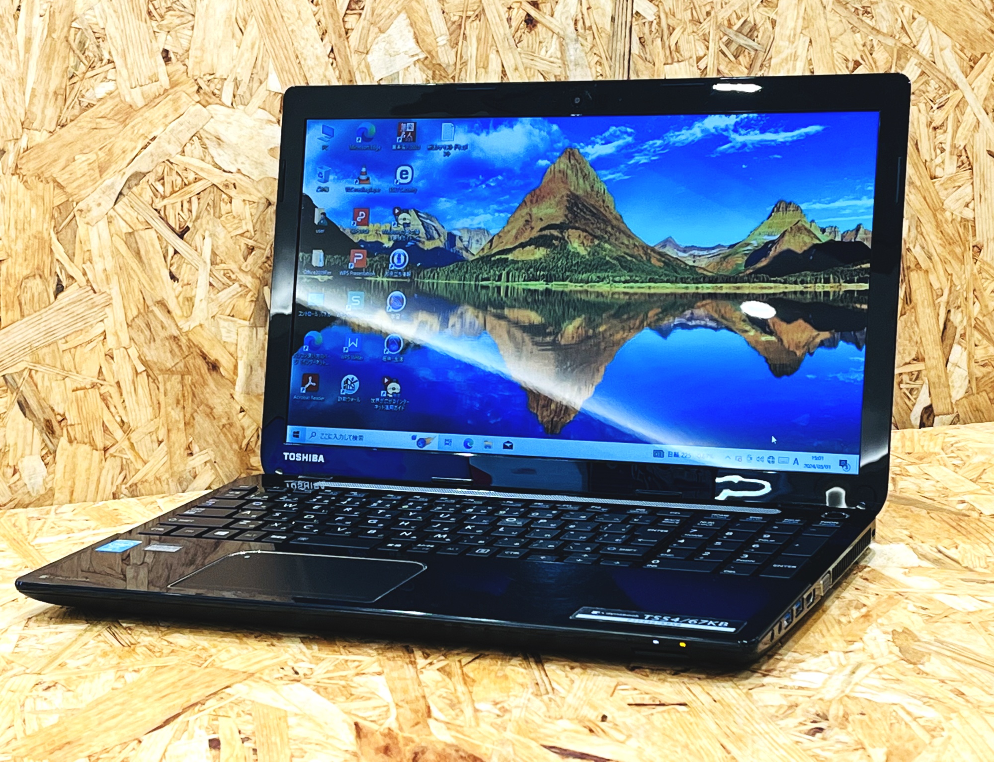 TOSHIBA dynabook T554/67KB CPU: Corei7 4700MQ 2.4GHz / 8GB
