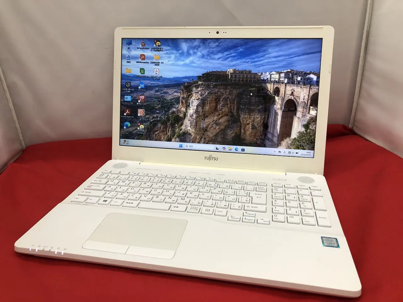富士通 LIFEBOOK AH50/B3 （第7世代CPU） Windows11 Home 64bit